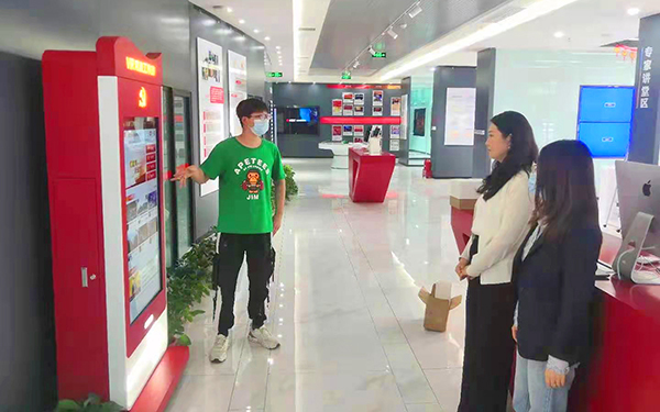 如何結(jié)合年輕黨員的興趣設(shè)計(jì)黨建VR展廳內(nèi)容？